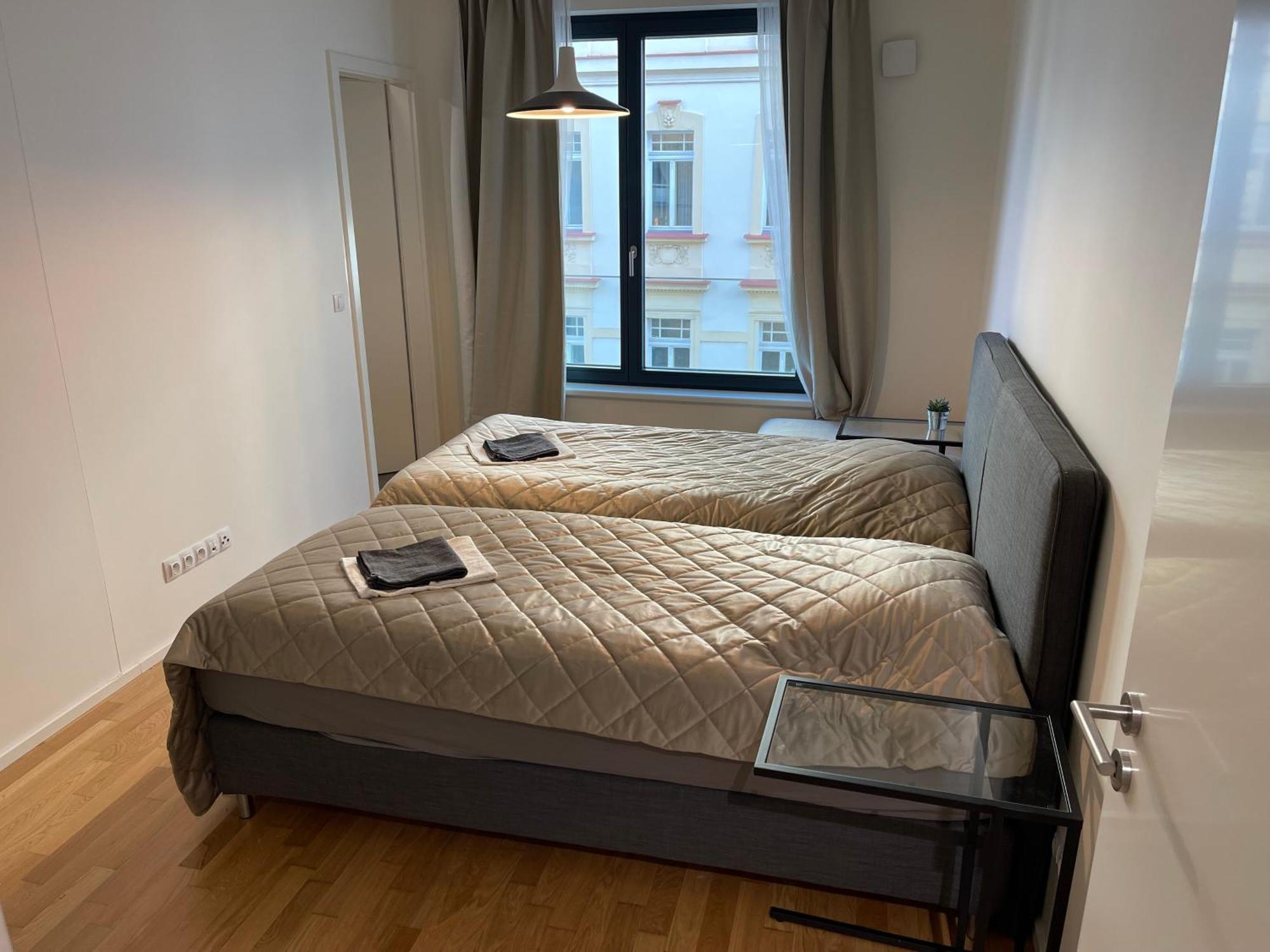 Apartment 4 Room, 2 Bath, Parking プラハ エクステリア 写真